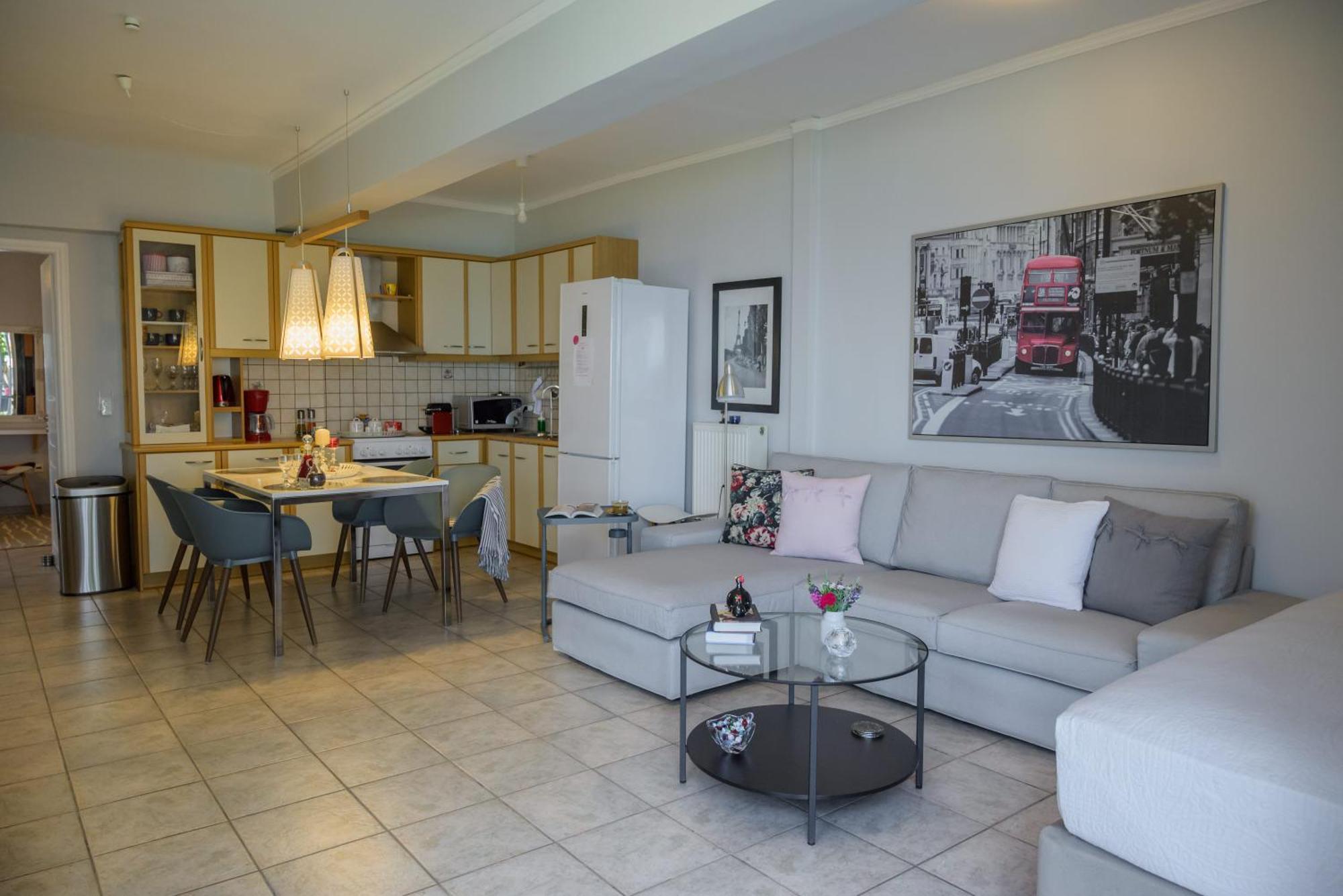 Harris Elegant House Superb View Near Airport Apartamento Loútsa Exterior foto