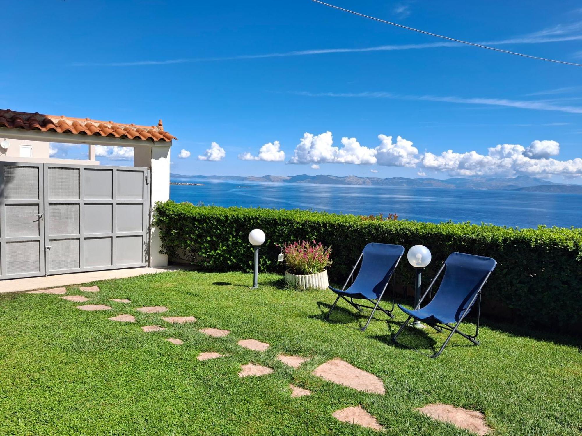 Harris Elegant House Superb View Near Airport Apartamento Loútsa Exterior foto